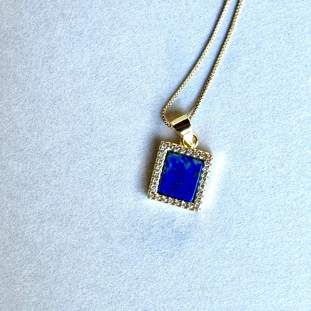 Elegant 14 K gold filled box chain necklace with lapis gemstone pendant